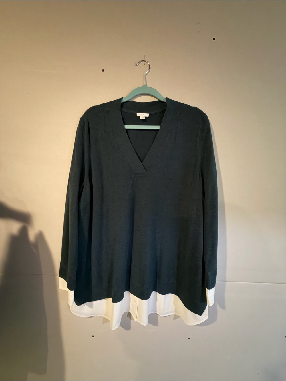 J. Jill Black Long-Sleeve V-Neck Top with White Layered Hem